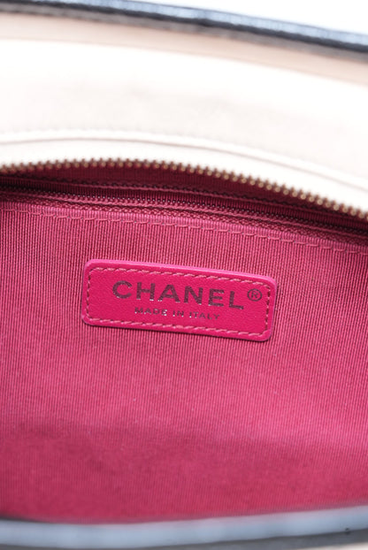 Pre-Owned Chanel 2018-2019 Gabrielle Hobo Medium Beige/Black