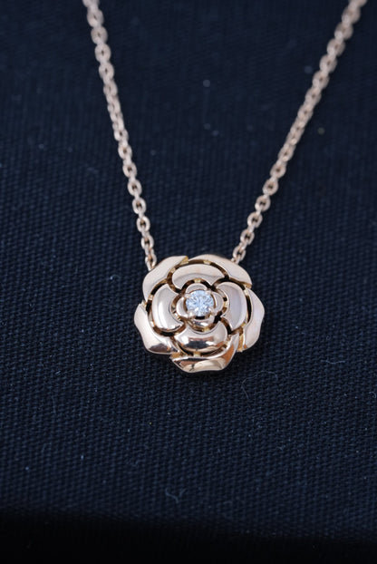 Pre-Owned Chanel EXTRAIT DE CAMÉLIA NECKLACE 18K pink gold, diamond