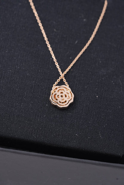 Pre-Owned Chanel EXTRAIT DE CAMÉLIA NECKLACE 18K pink gold, diamond