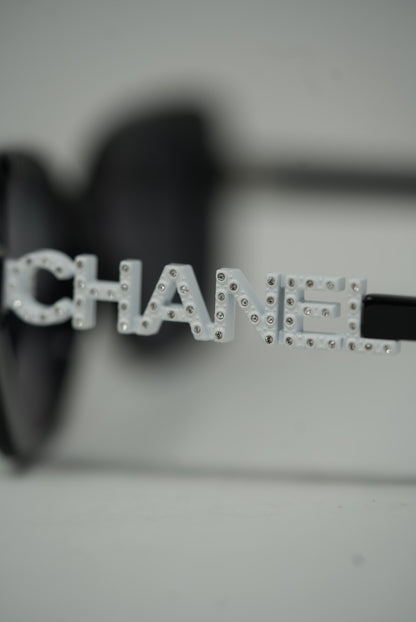 Pre-Owned Chanel Acetate Strass Square Sunglasses
