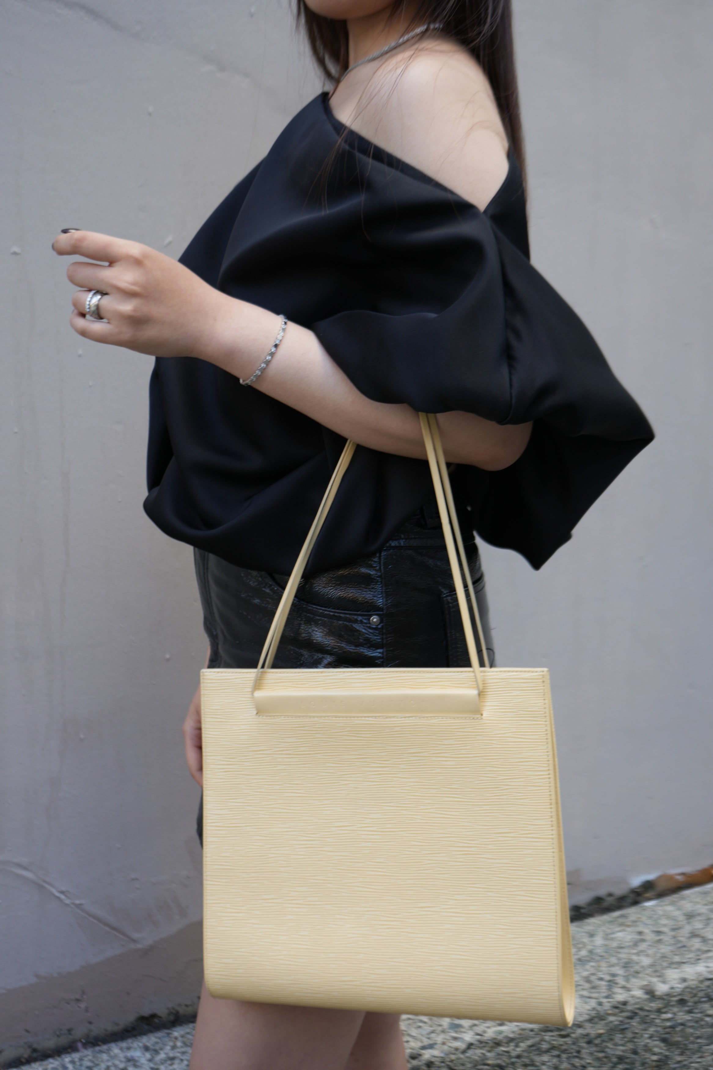 Louis Vuitton 2001 Beige Epi Leather Medium Saint Tropez Bag