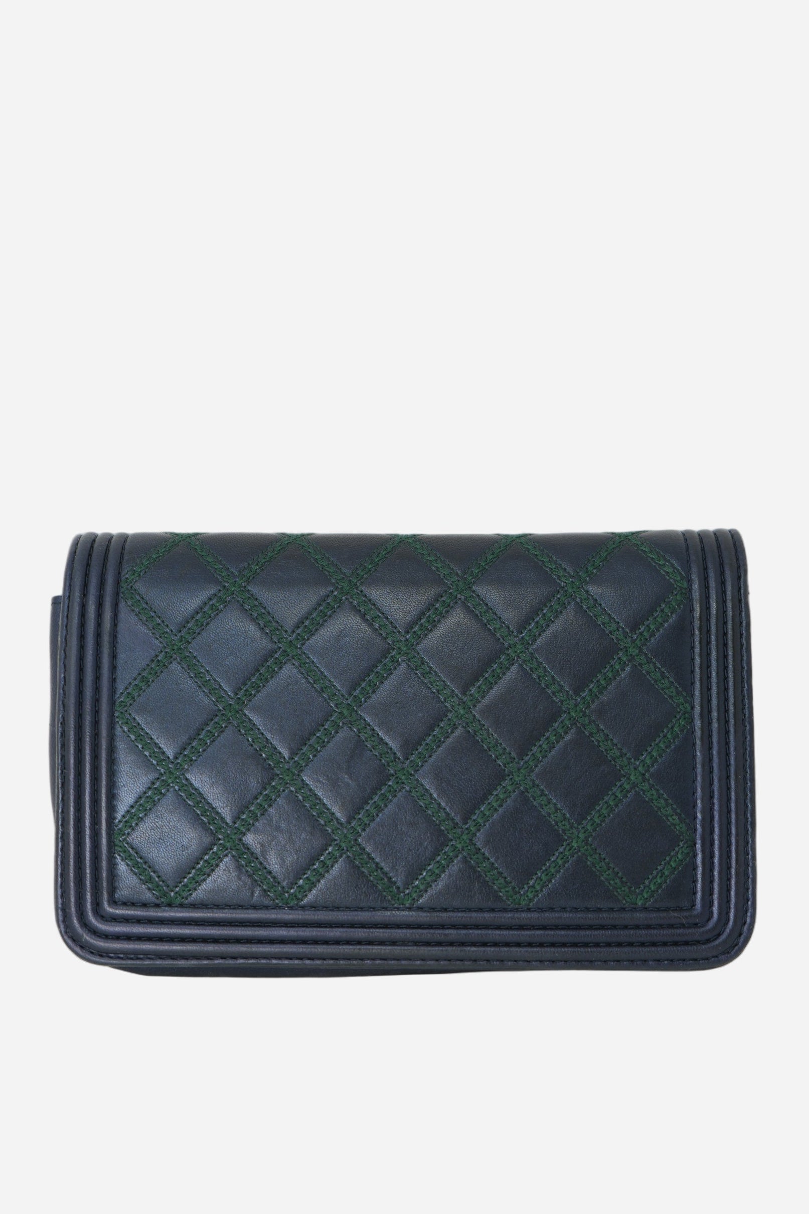 Pre-Owned Chanel 2013-2014 Navy Blue/Green Lambskin Boy Wallet On Chain