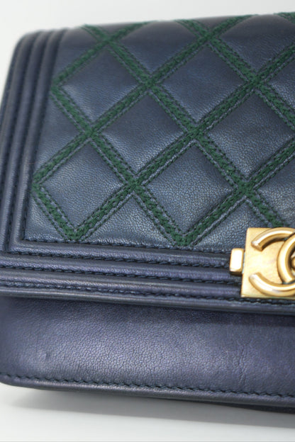 Pre-Owned Chanel Lambskin Boy Wallet On Chain Navy