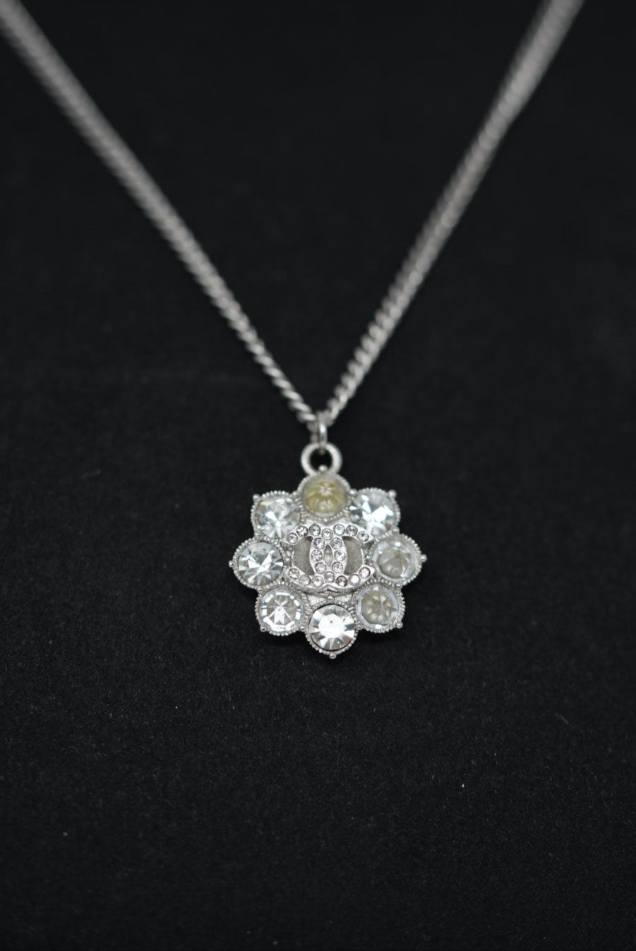 Pre-Owned Chanel CC Rhinestone Necklace 2014-2015