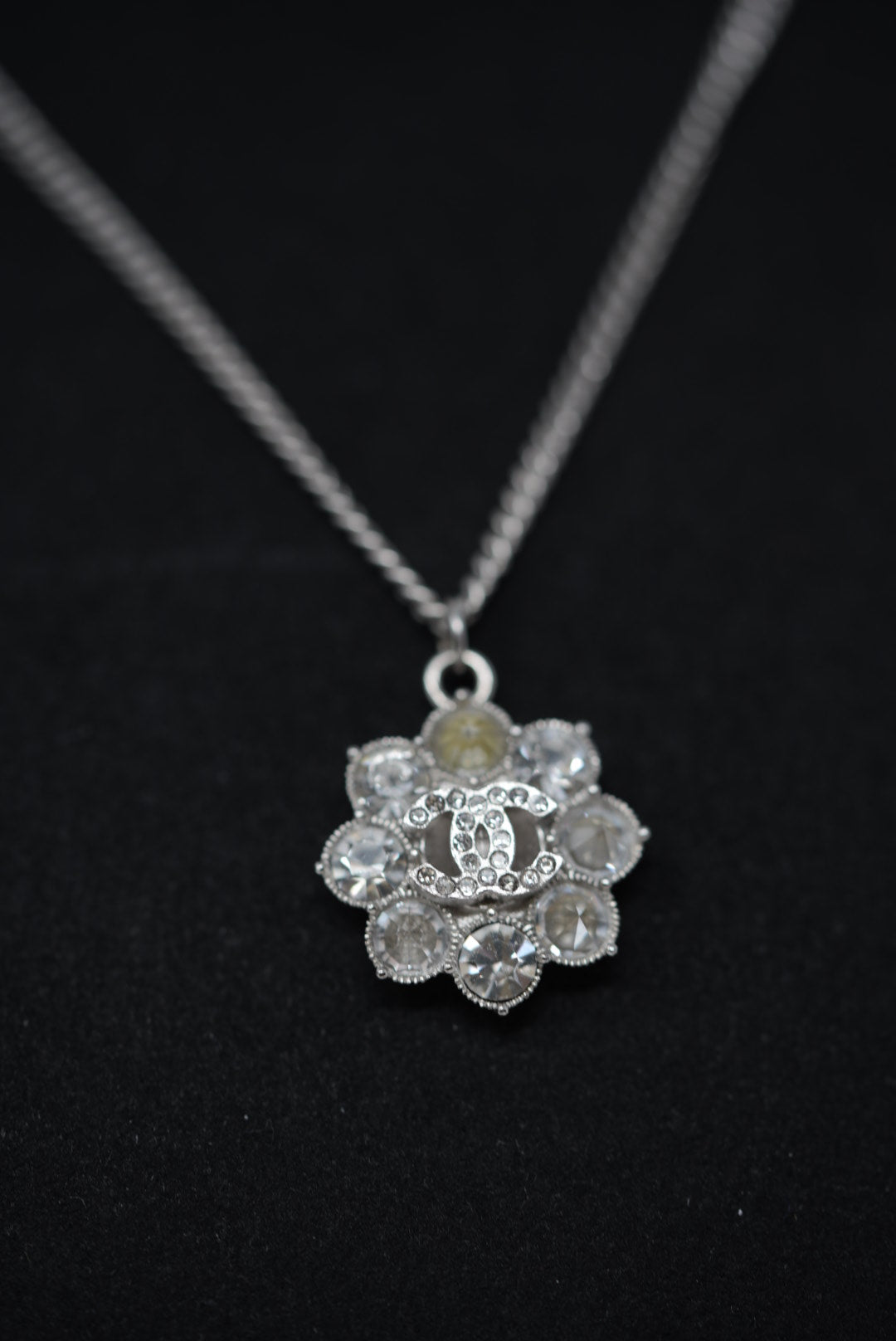 Pre-Owned Chanel CC Rhinestone Necklace 2014-2015
