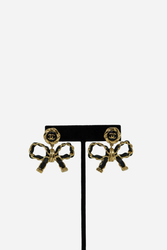 Pre-Owned Chanel Metal/Leather Bow tie Earrings 2022