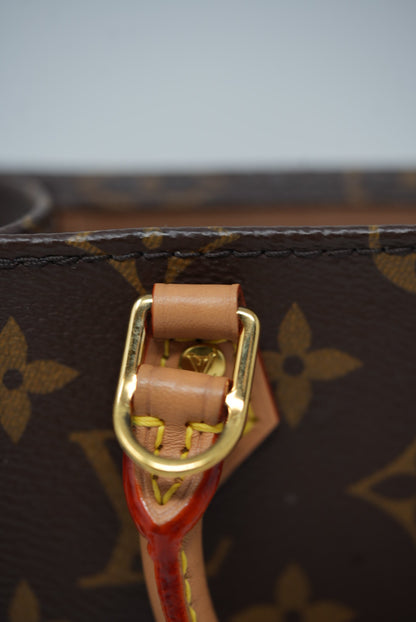 Louis Vuitton Petit Sac Plat 2020