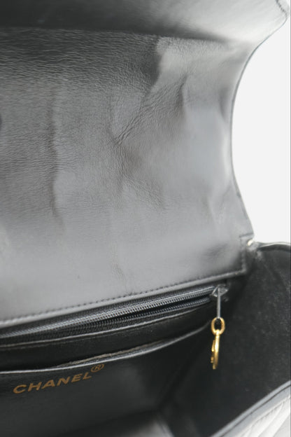 Pre-Owned Chanel 1989–1991 Black Lambskin Chevron Quilted Mini Top Handle Bag