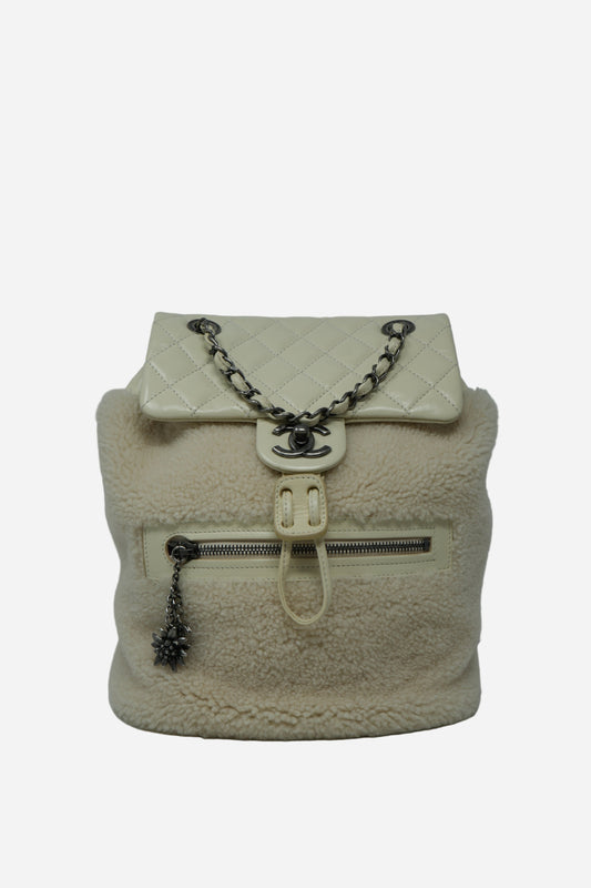 Pre-Owned Chanel 2015–2016 White Shearling/Calf Salzburg Backpack