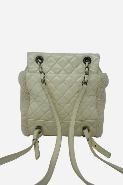 Pre-Owned Chanel 2015–2016 White Shearling/Calf Salzburg Backpack