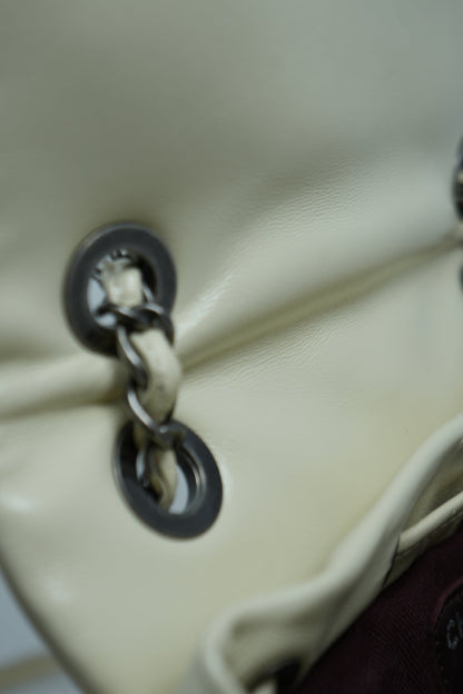 Pre-Owned Chanel 2015–2016 White Shearling/Calf Salzburg Backpack