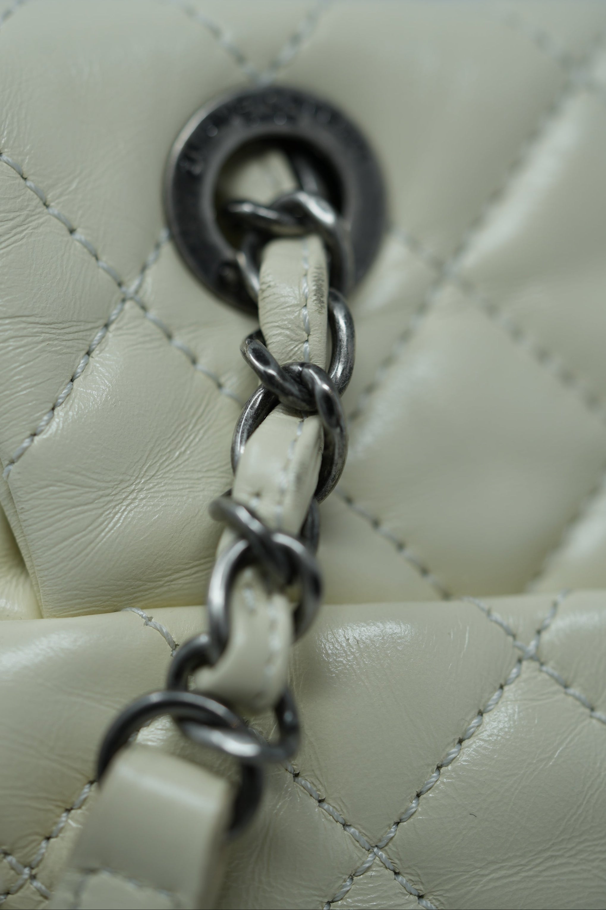 Pre-Owned Chanel 2015–2016 White Shearling/Calf Salzburg Backpack
