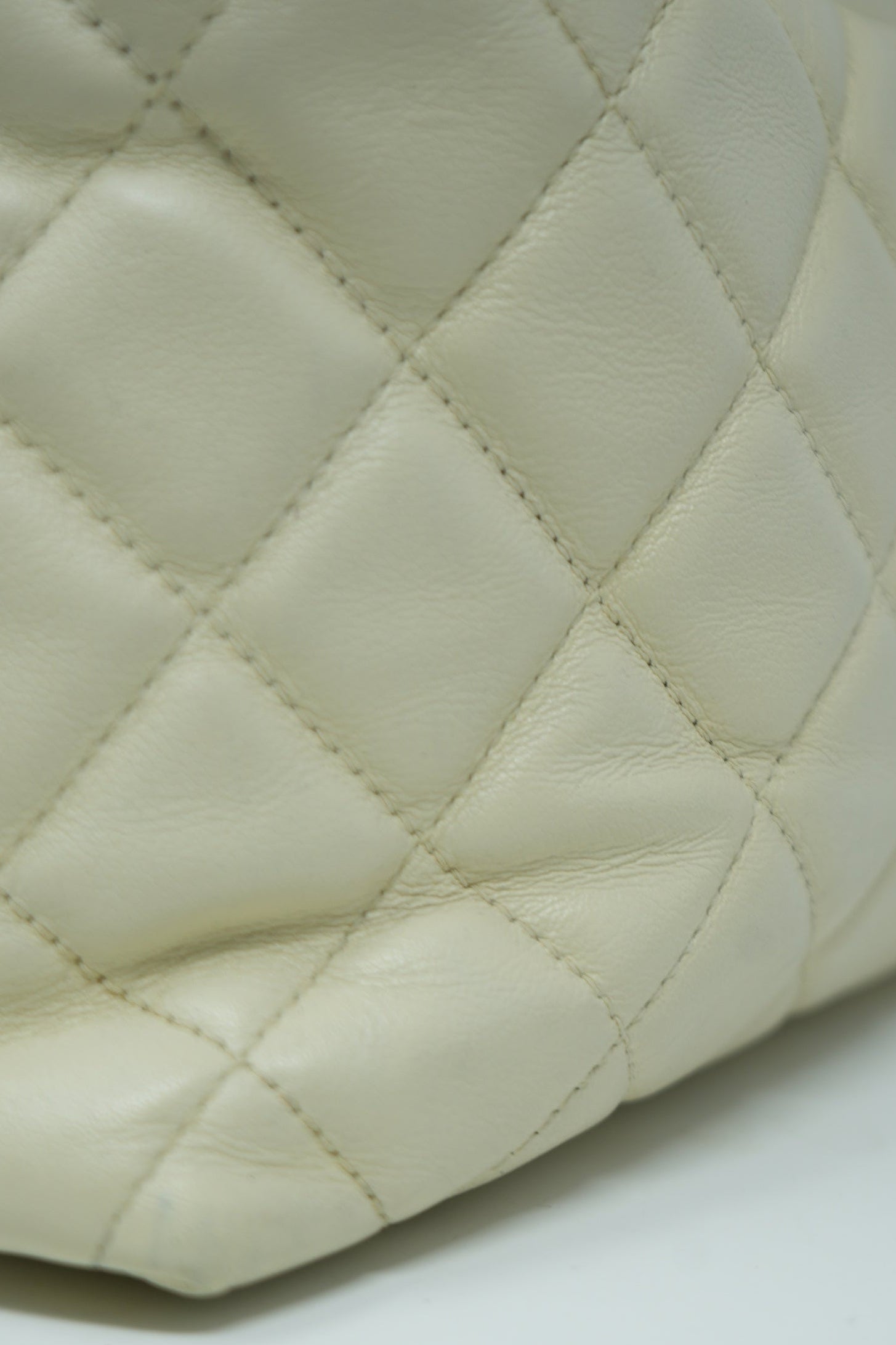 Pre-Owned Chanel 2016–2017 White Calfskin/Tweed Portobello Small Tote Bag