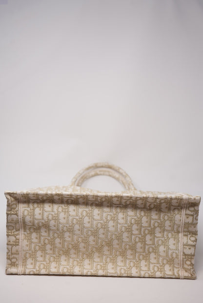 Dior Medium Dior Book Tote W/entrupy 2021