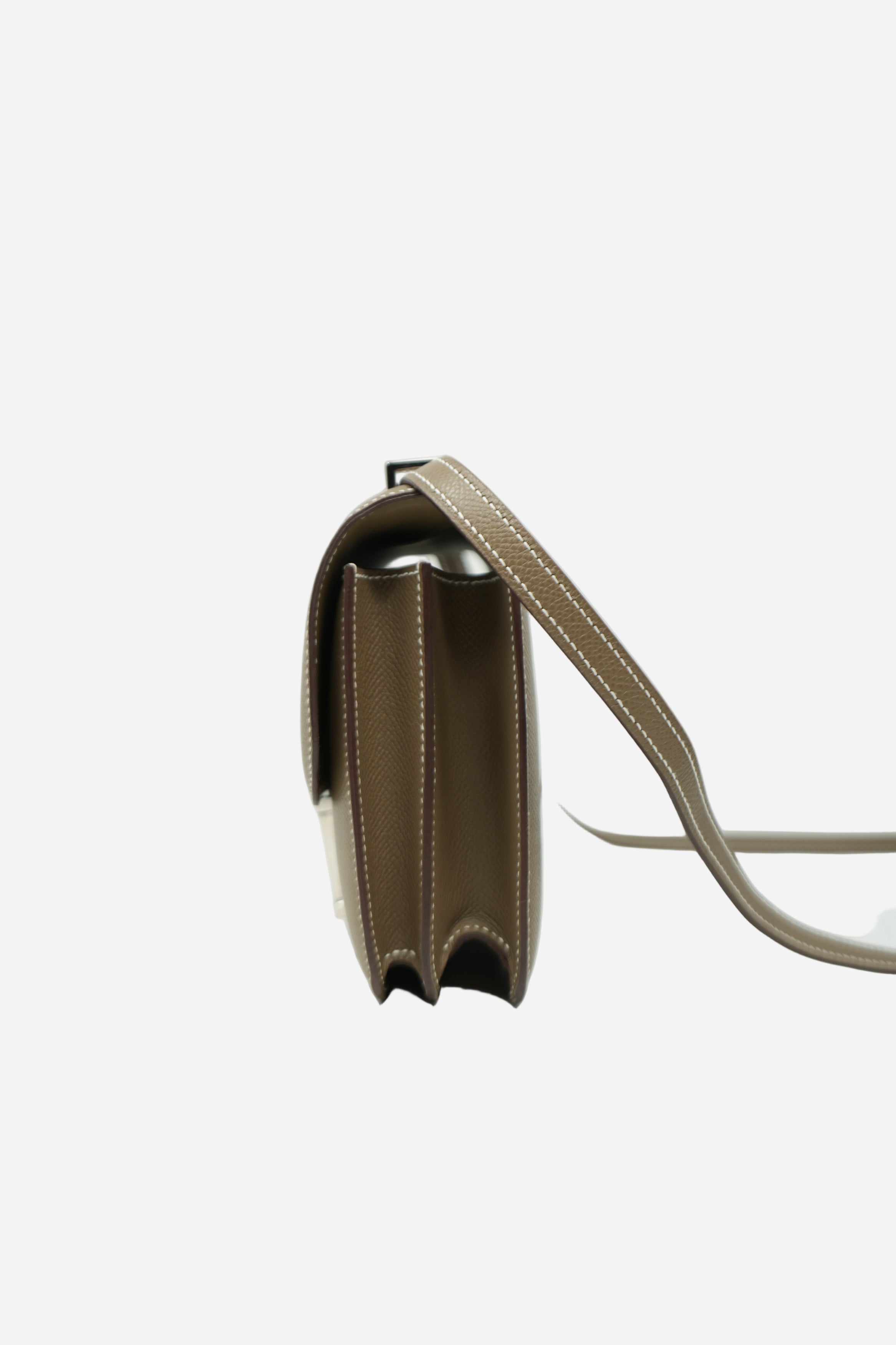 Hermès 2023 Etoupe Epsom Leather Constance 18 PHW