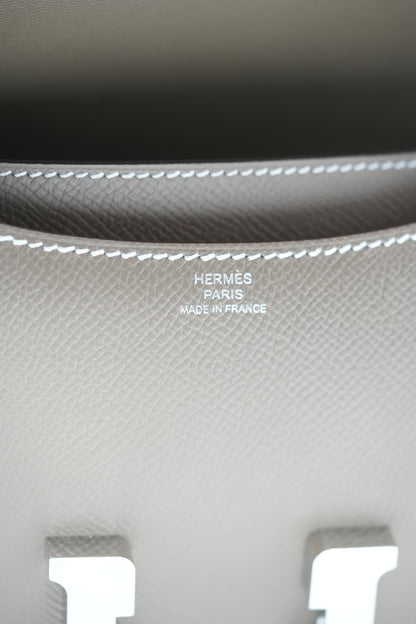 Hermès 2023 Etoupe Epsom Leather Constance 18 PHW