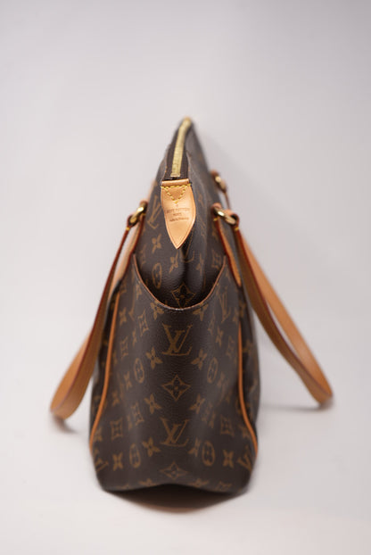LOUIS VUITTON 2010 Tote Bag Monogram