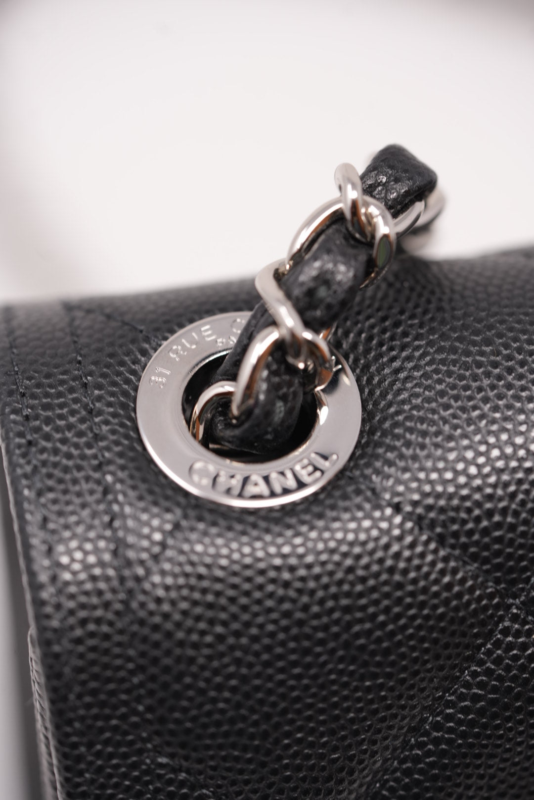 Pre-Owned Chanel Mini Square Flap Bag Caviar 2023