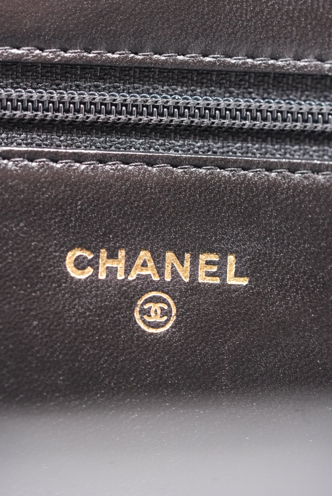 Pre-Owned CHANEL Lambskin Boy Wallet On Chain 2014-2015