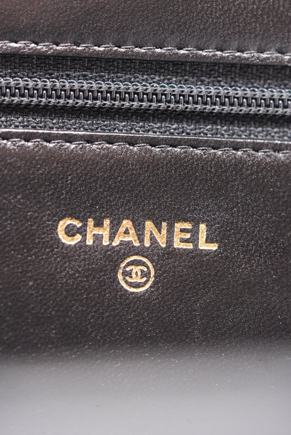 Pre-Owned CHANEL Lambskin Boy Wallet On Chain 2014-2015
