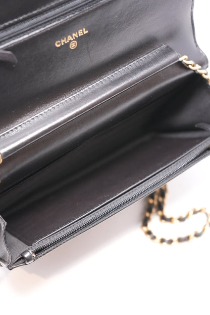 Pre-Owned CHANEL Lambskin Boy Wallet On Chain 2014-2015