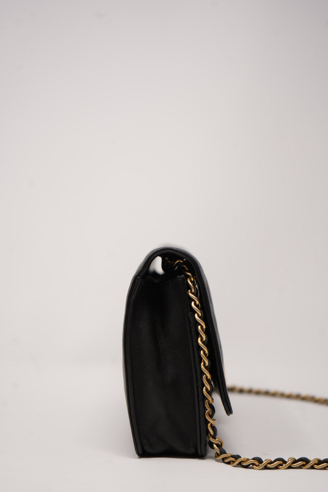 Pre-Owned CHANEL Lambskin Boy Wallet On Chain 2014-2015