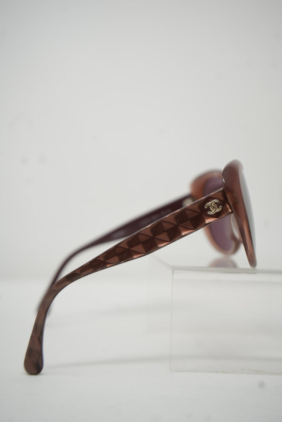 Pre-Owned Chanel Brown Acrylic Sunglasses