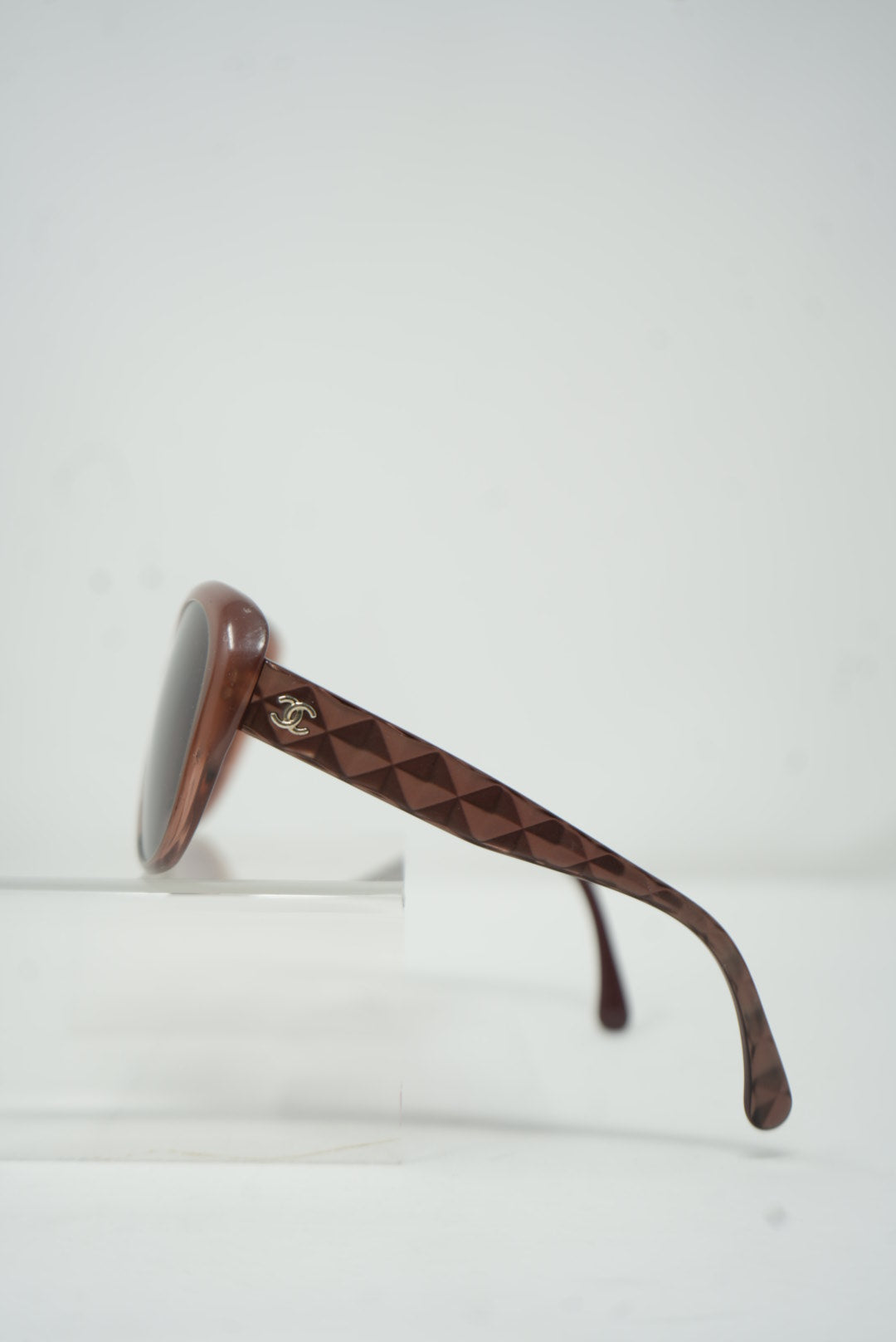 Pre-Owned Chanel Brown Acrylic Sunglasses
