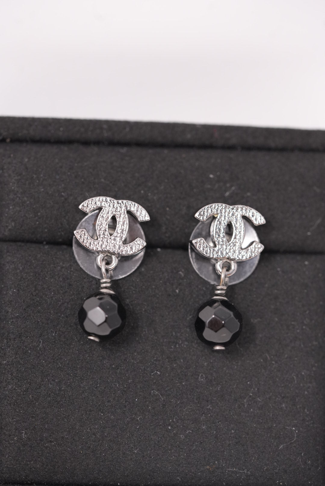 Pre-Owned Chanel CC drop Earrings 2009