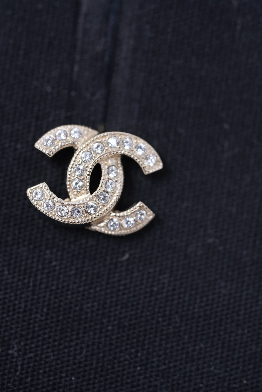 Pre-Owned Chanel CC Rhinestone Earrings 2022