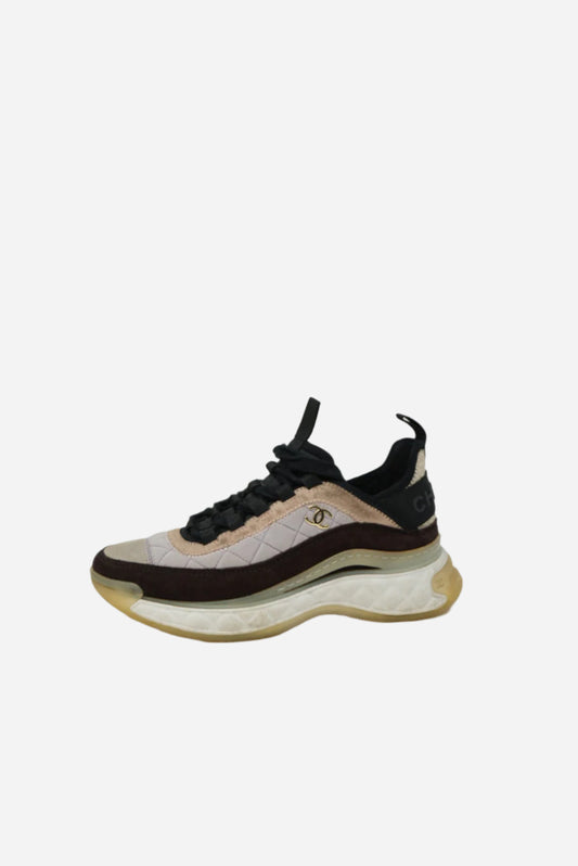 Pre-Owned Chanel Suede Leather Sneakers