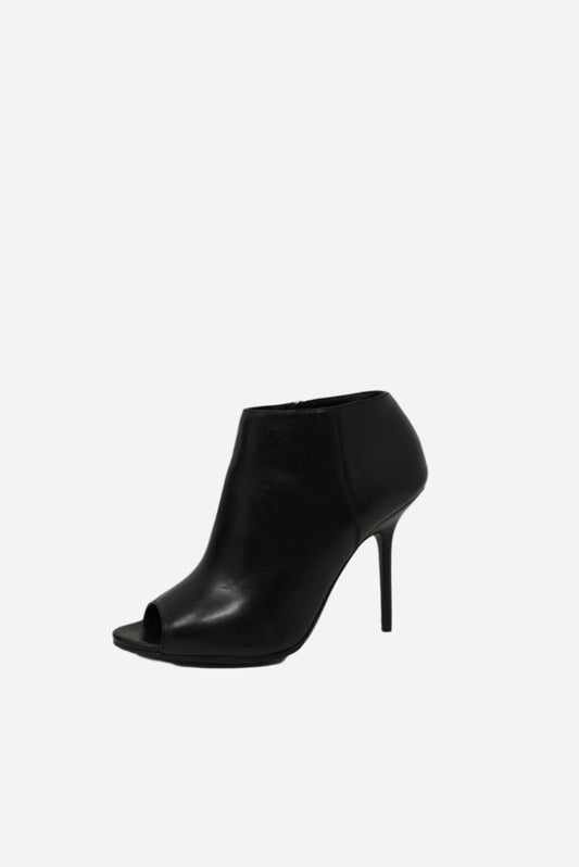 Burberry Leather Zip-Up Ankle Heeled Boots