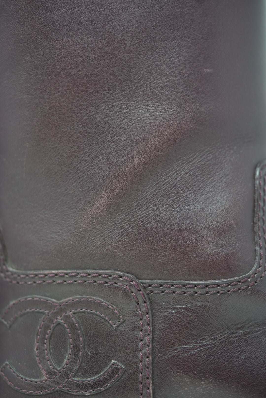 Pre-Owned Chanel Red Leather CC Logo Boots