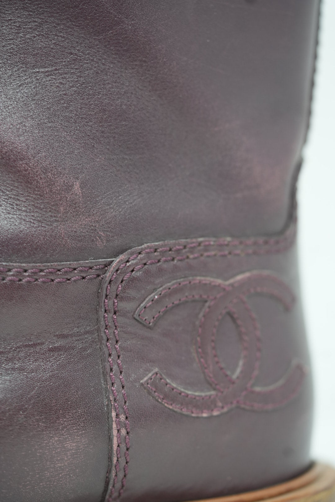 Pre-Owned Chanel Red Leather CC Logo Boots