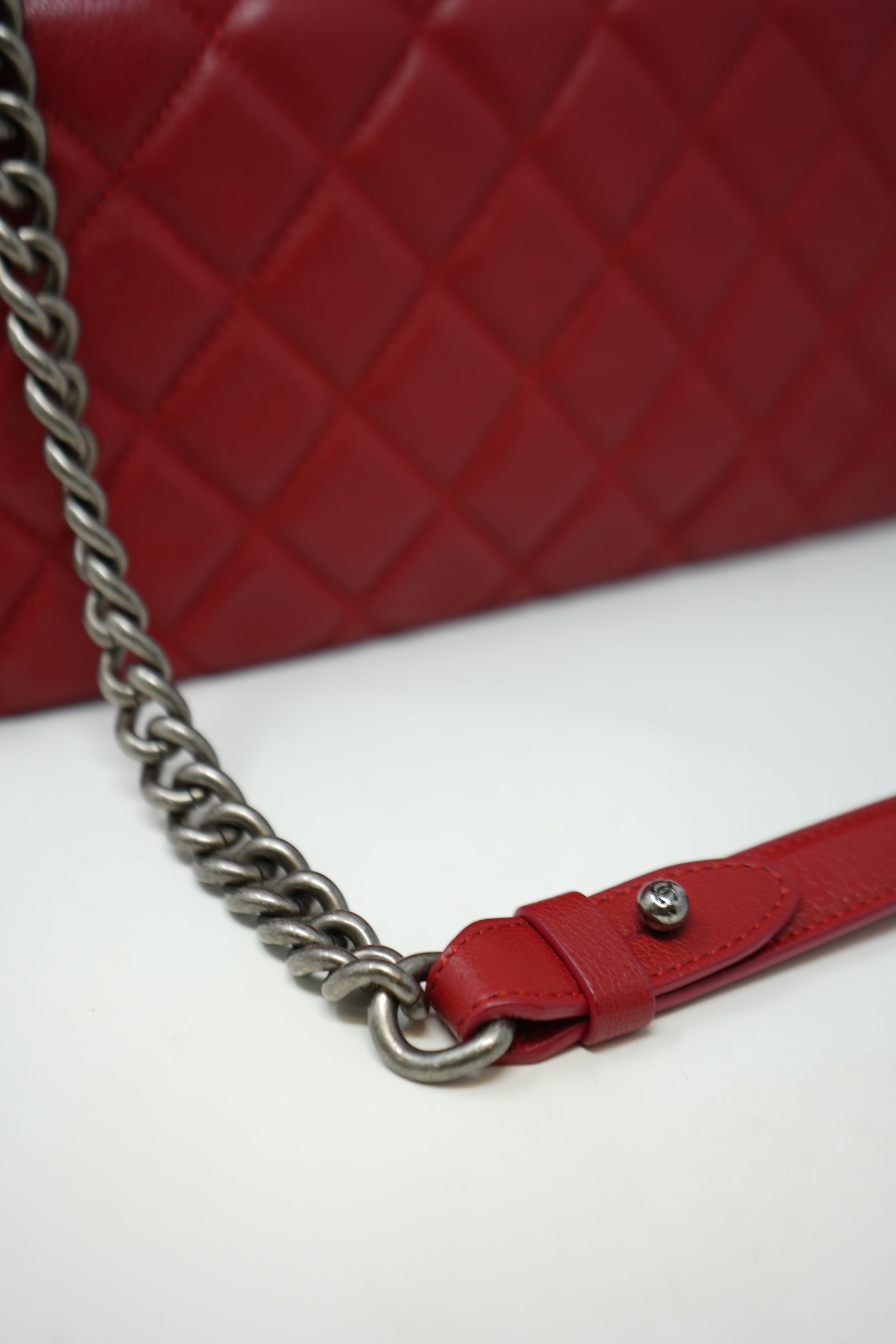 Pre-Owned Chanel 2017–2018 Red Caviar City Rock Flap Bag
