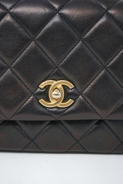 Pre-Owned Chanel Black Lambskin Chunky Chain Mini Flap Bag