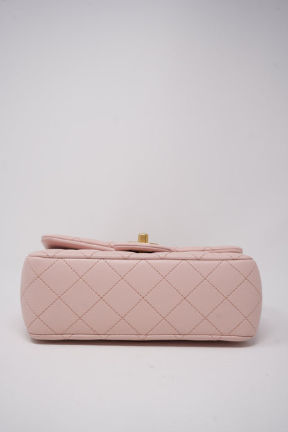 Pre-Owned Chanel Mini Flap Bag Pearl Crush 2023
