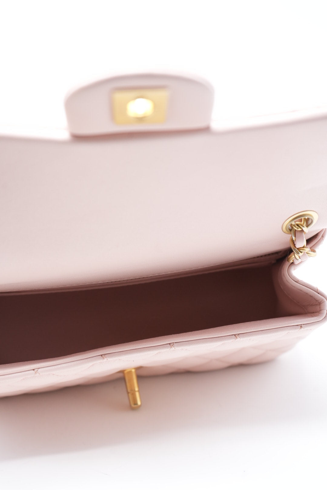 Pre-Owned Chanel Mini Flap Bag Pearl Crush 2023