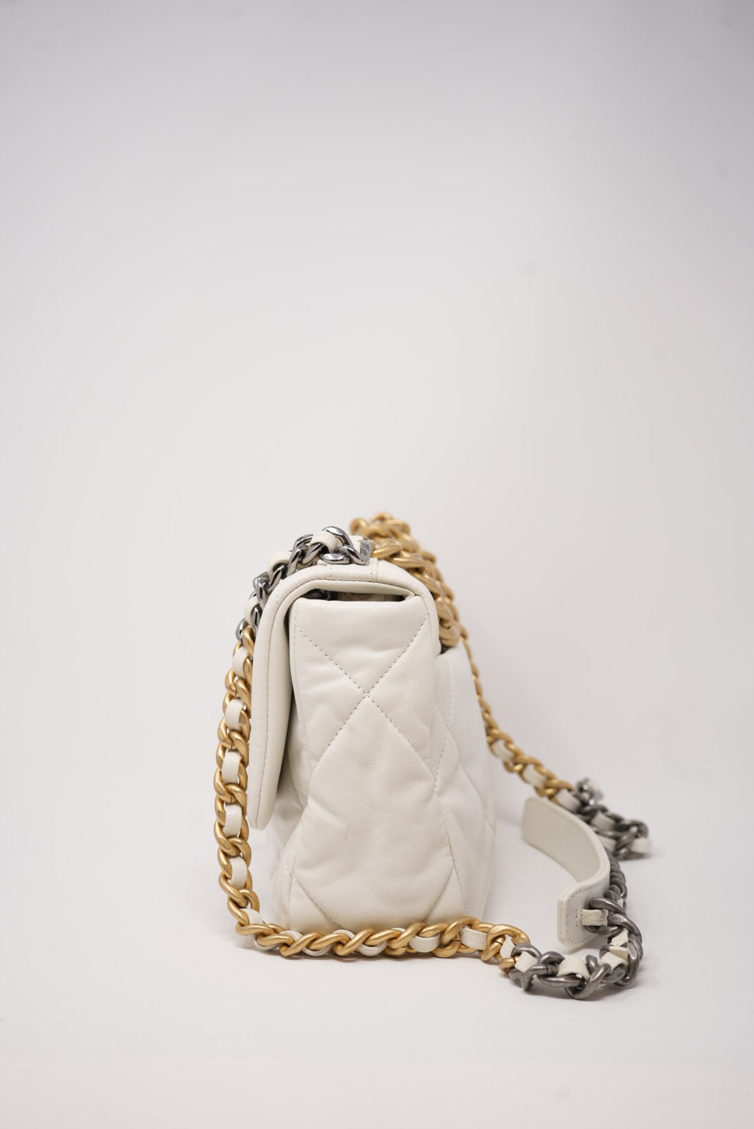 Pre-Owned Chanel 19 Flap Handbag