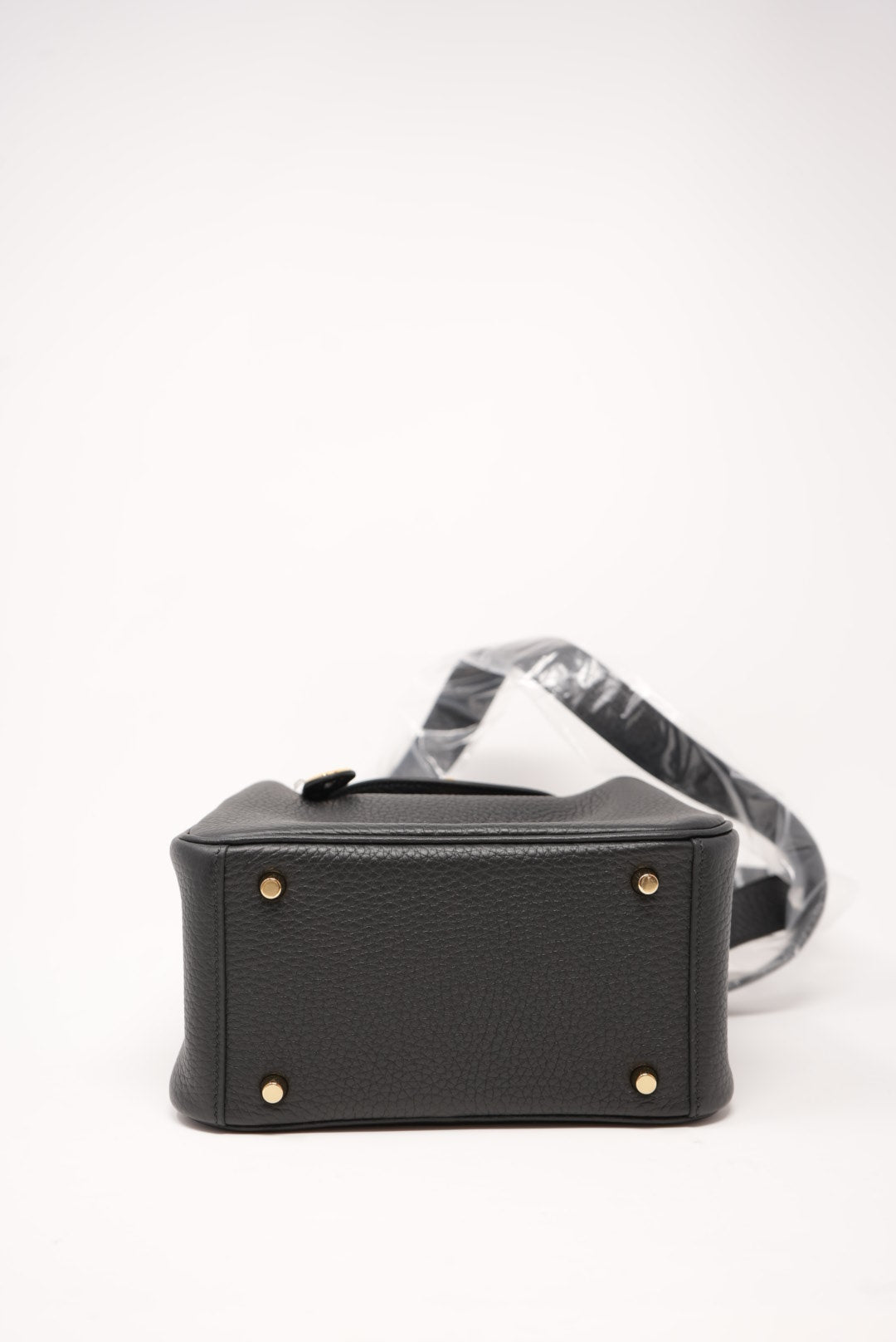 HERMES Taurillon Clemence Mini Lindy