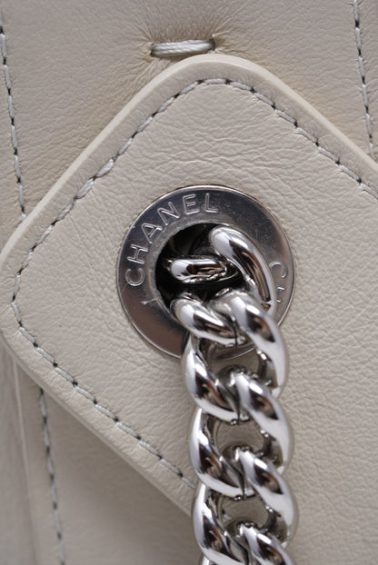 Pre-Owned Chanel Bucket Bag Perforated Calfskin 2019