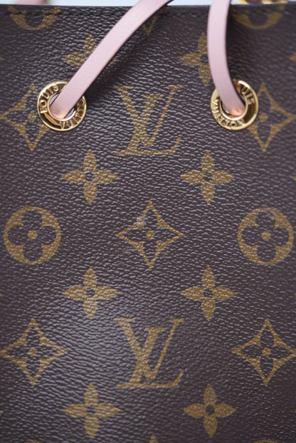 Louis Vuitton NeoNoe Handbag 2017