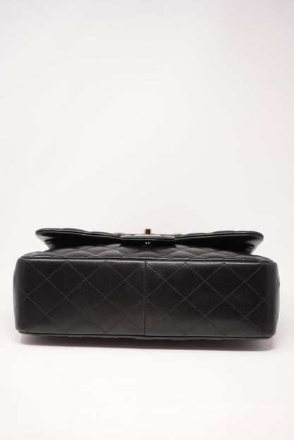 Pre-Owned CHANEL Lambskin Jumbo Double Flap Handbag（Retail $15,050.00)