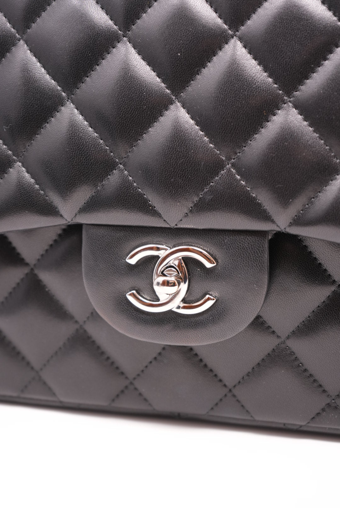Pre-Owned CHANEL Lambskin Jumbo Double Flap Handbag（Retail $15,050.00)