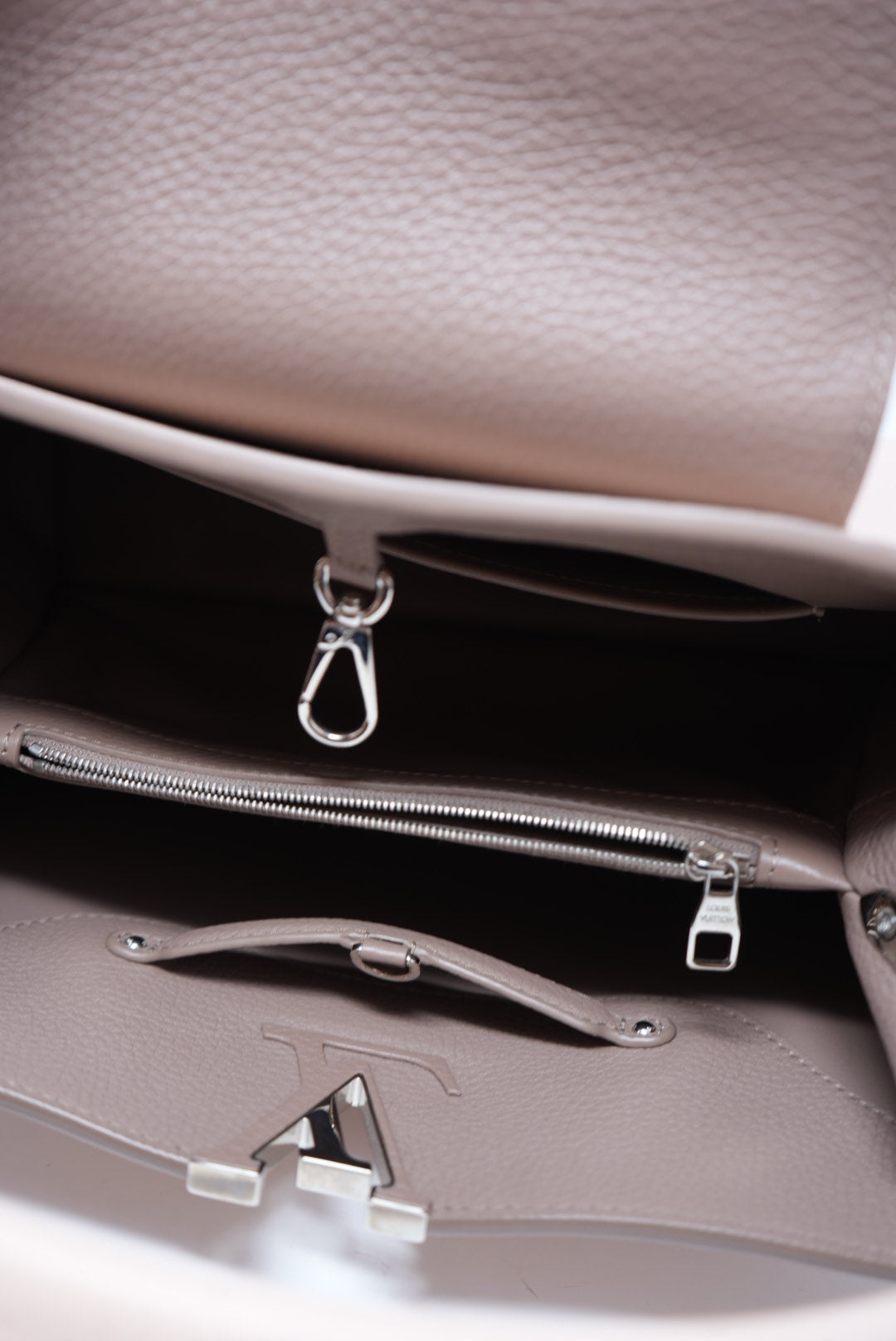 Louis Vuitton Capucines Handbag Large