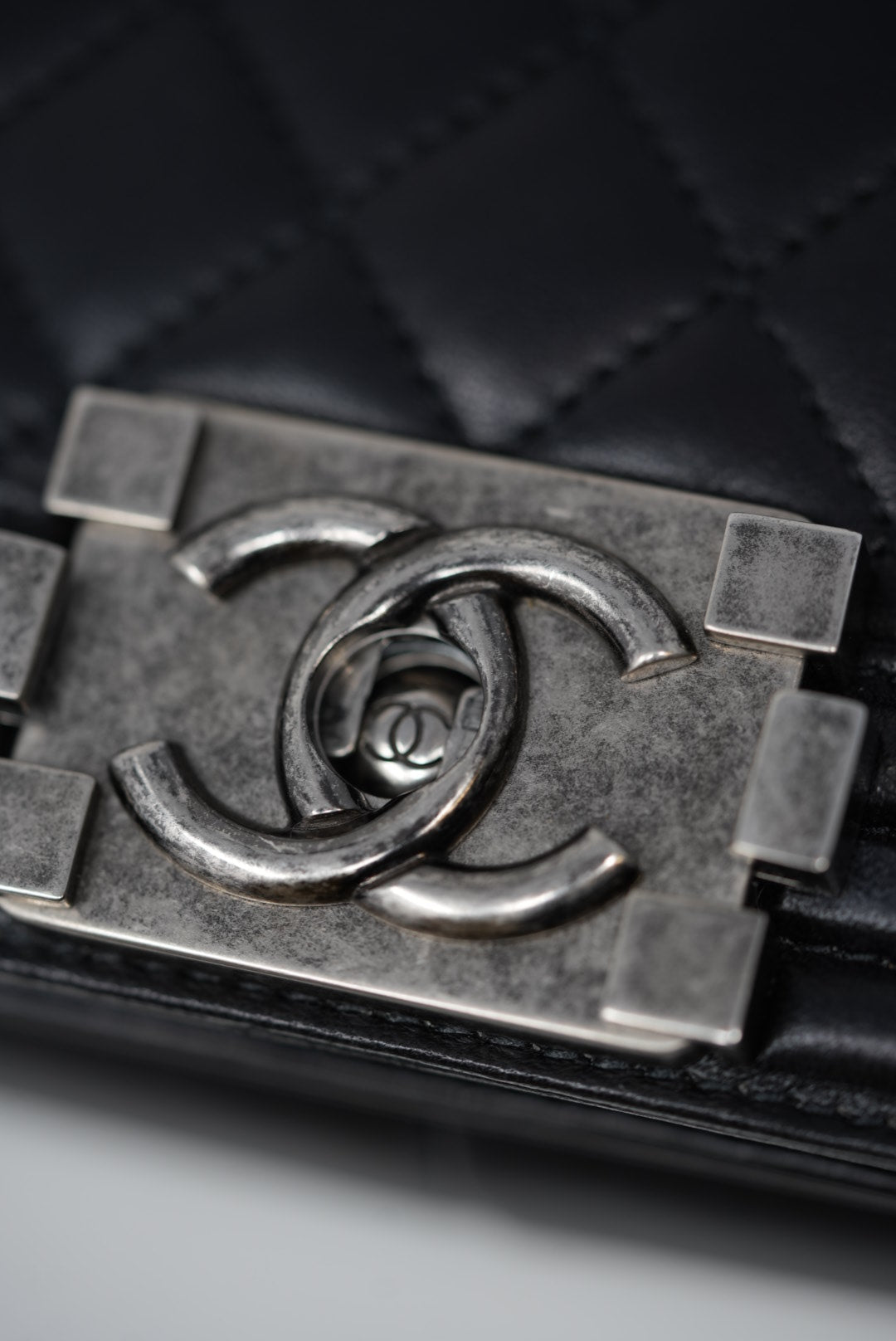 Pre-Owned Chanel LARGE BOY HANDBAG Black