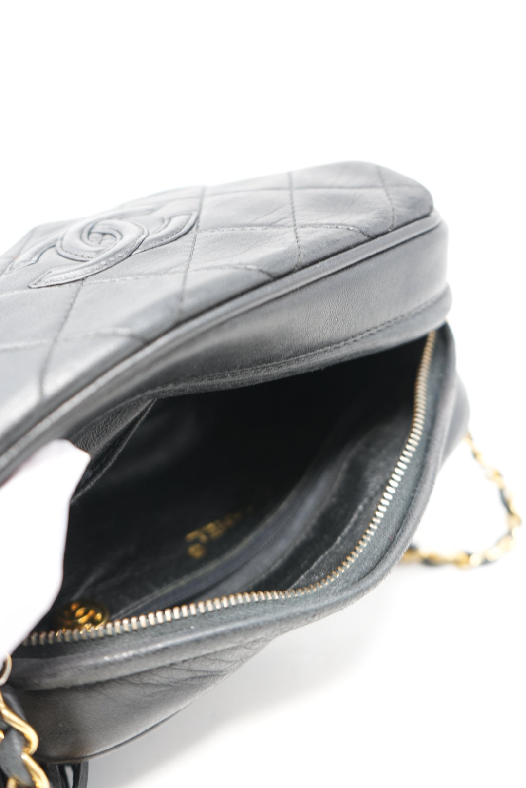 Pre-Owned Chanel Black Lambskin Camera Bag