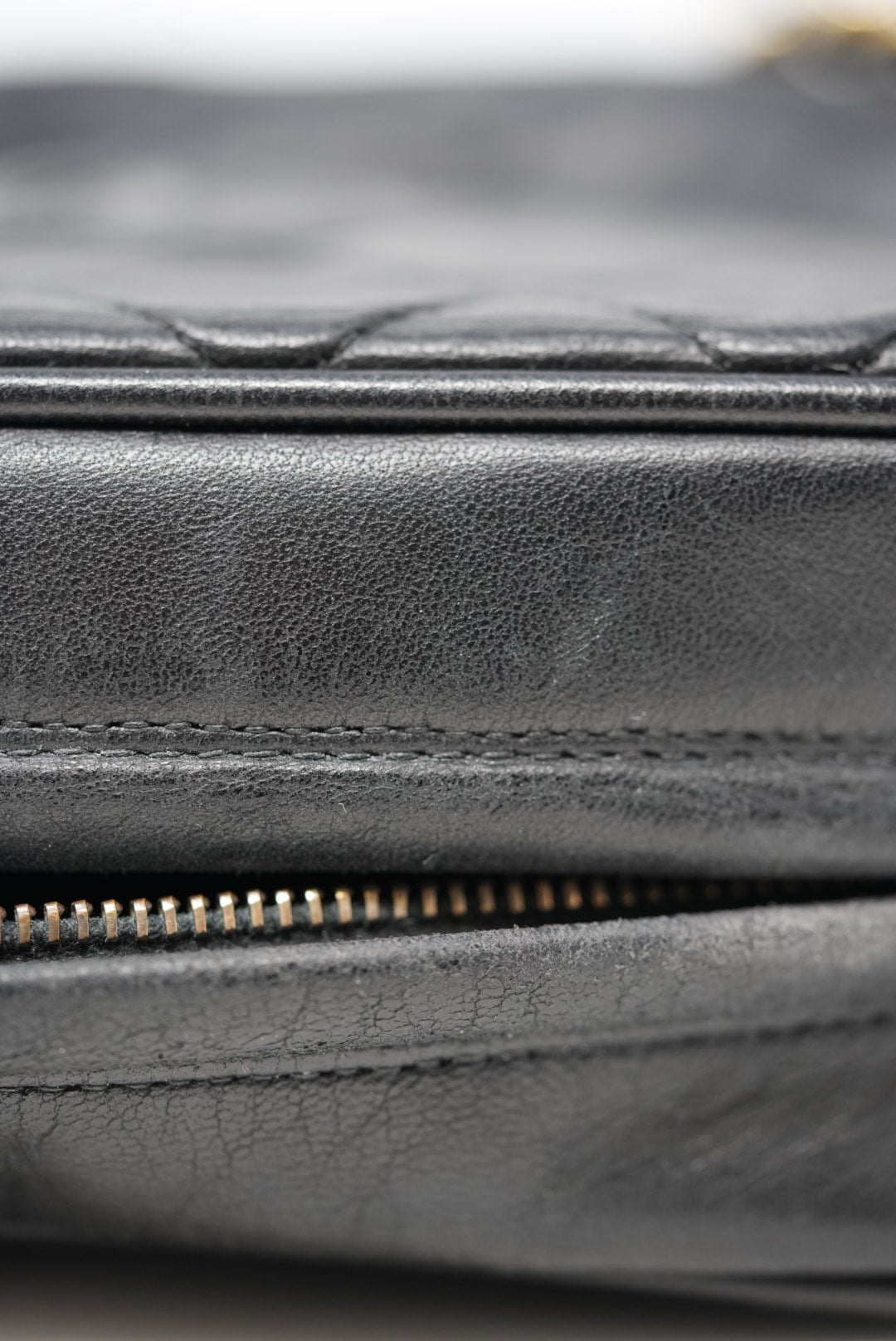 Pre-Owned Chanel Black Lambskin Camera Bag