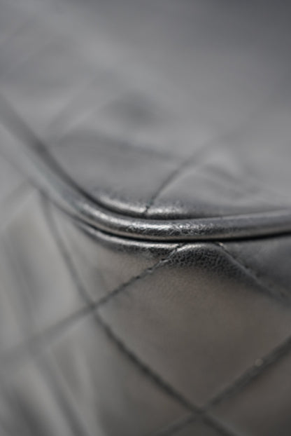 Pre-Owned Chanel Black Lambskin Camera Bag