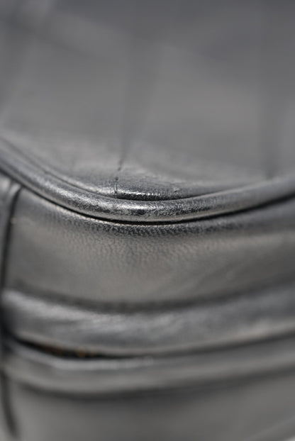 Pre-Owned Chanel Black Lambskin Camera Bag